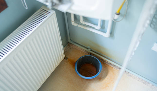 Best Emergency water damage restoration  in Meiners Oaks, CA